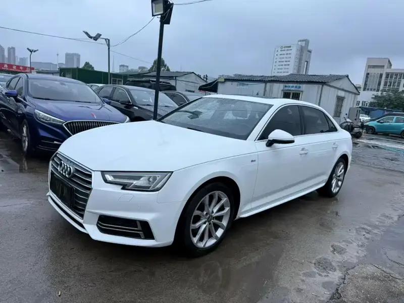 Audi A4L, 2018 — фото 1