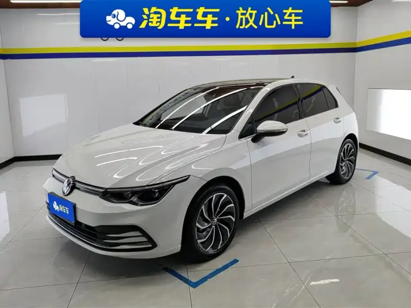 Volkswagen Golf, 2022