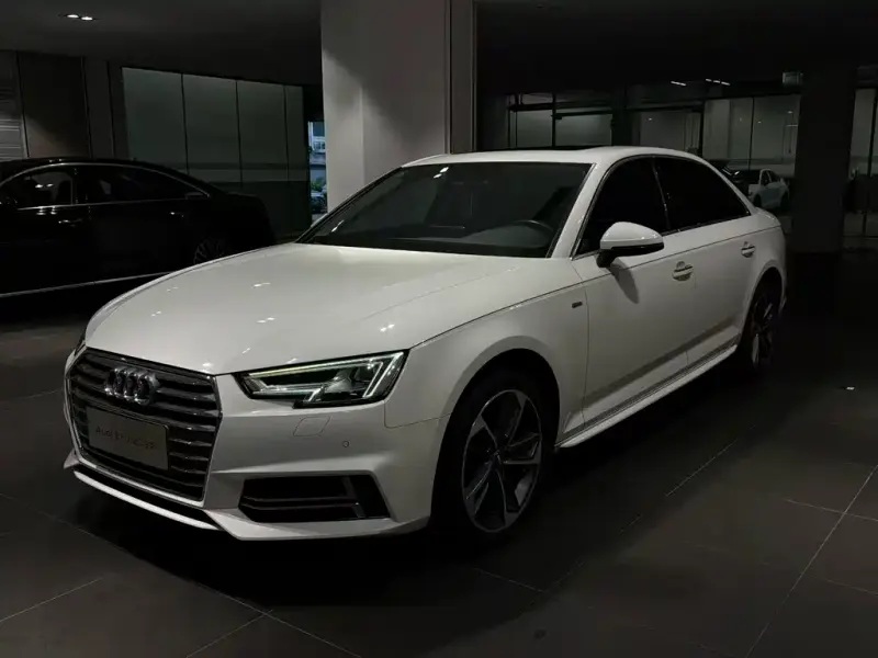 Audi A4L, 2018 — фото 1