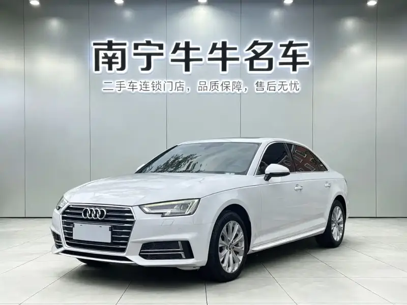 Audi A4L, 2019 — фото 1