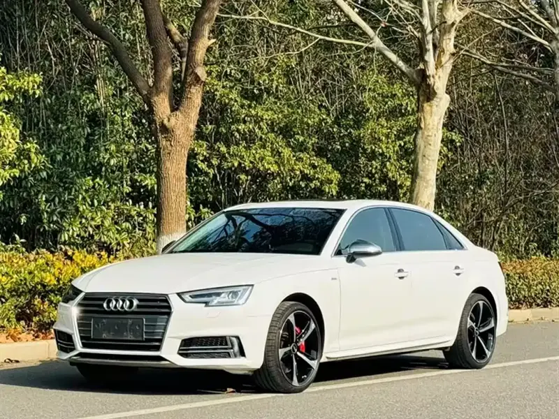 Audi A4L, 2018 — фото 1