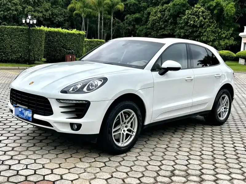 Porsche Macan, 2015