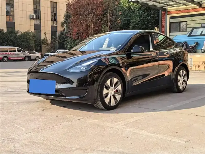Tesla Model Y, 2022