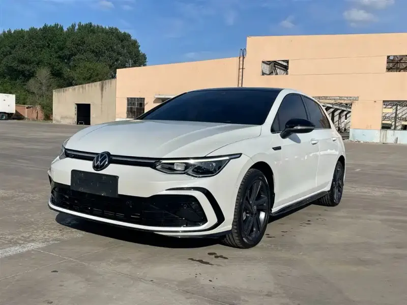 Volkswagen Golf, 2022
