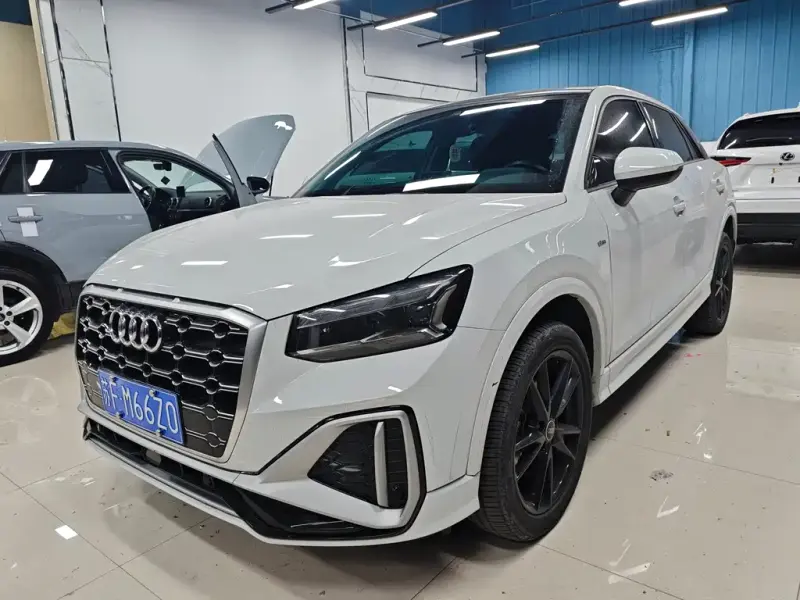 Audi Q2L, 2021