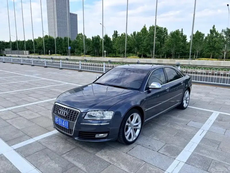 Audi S8, 2008