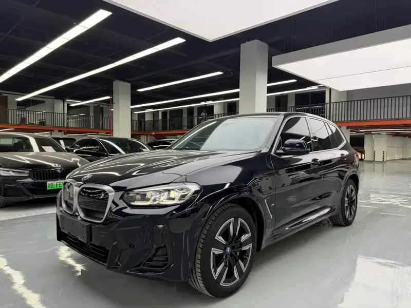 BMW iX3, 2023
