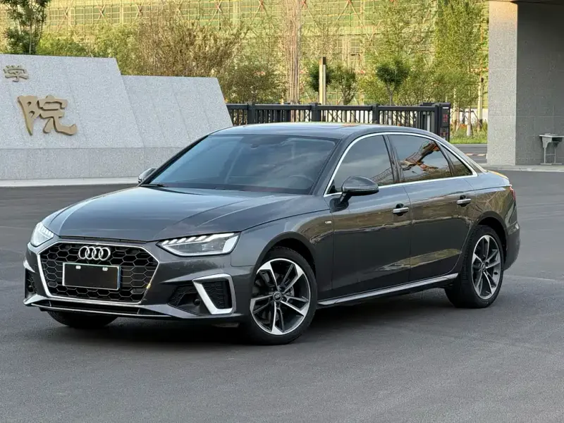 Audi A4L, 2022 — фото 1