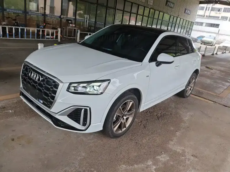Audi Q2L, 2022
