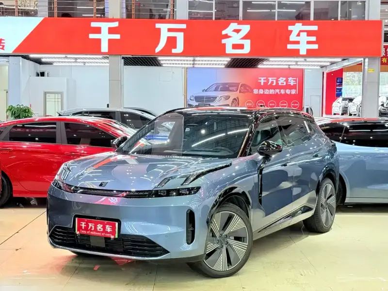 Lynk & Co 08 EM-P, 2025