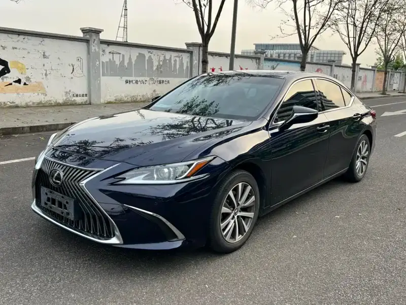Lexus ES, 2020 — фото 1