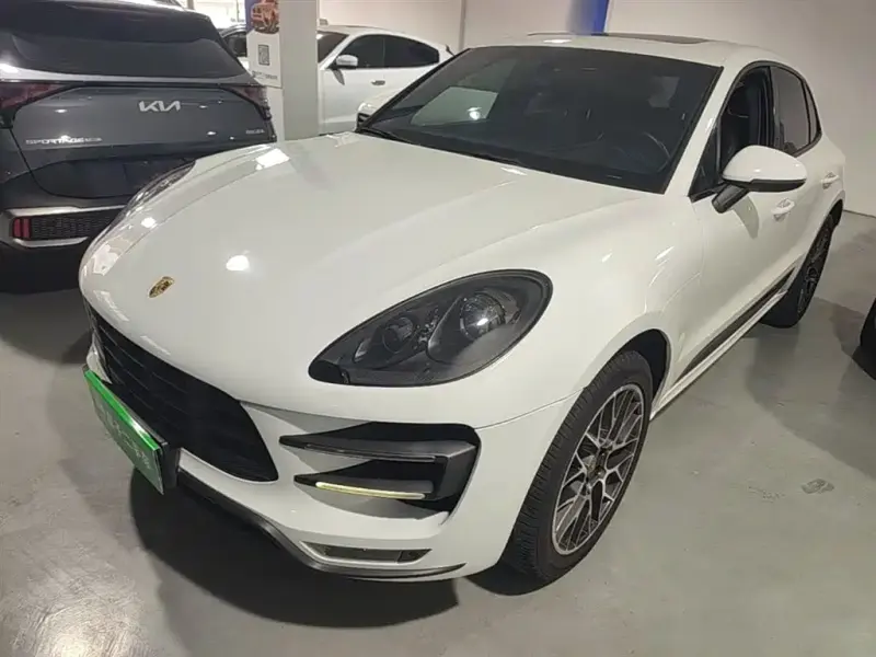 Porsche Macan, 2015