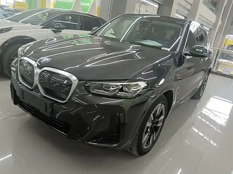 BMW iX3, 2023