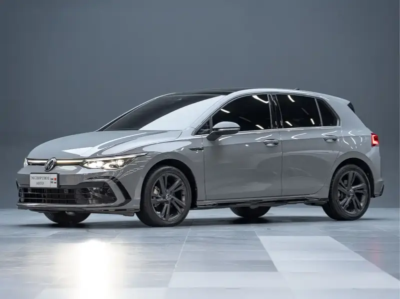 Volkswagen Golf, 2022
