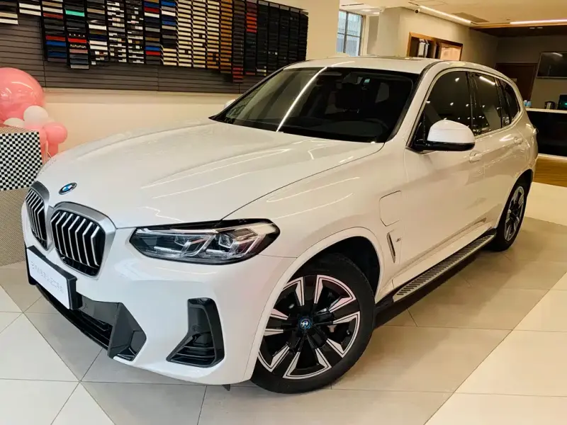 BMW iX3, 2024