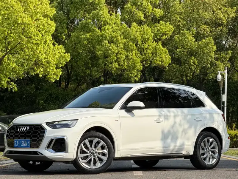 Audi Q5L, 2022
