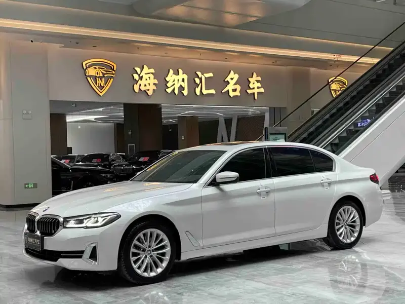 BMW 5 Series, 2022