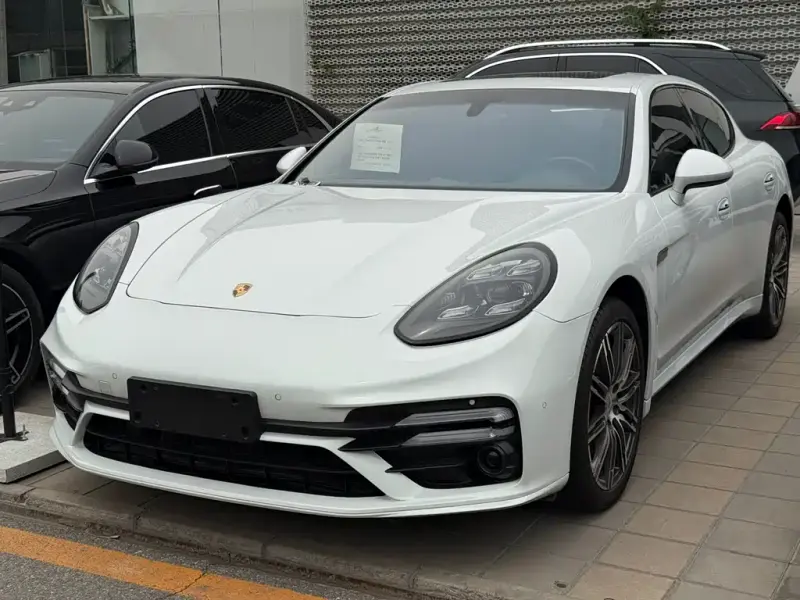 Porsche Panamera, 2016