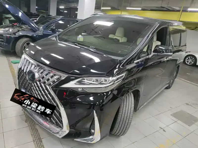 Lexus LM, 2021