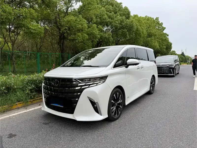 Toyota Alphard, 2024