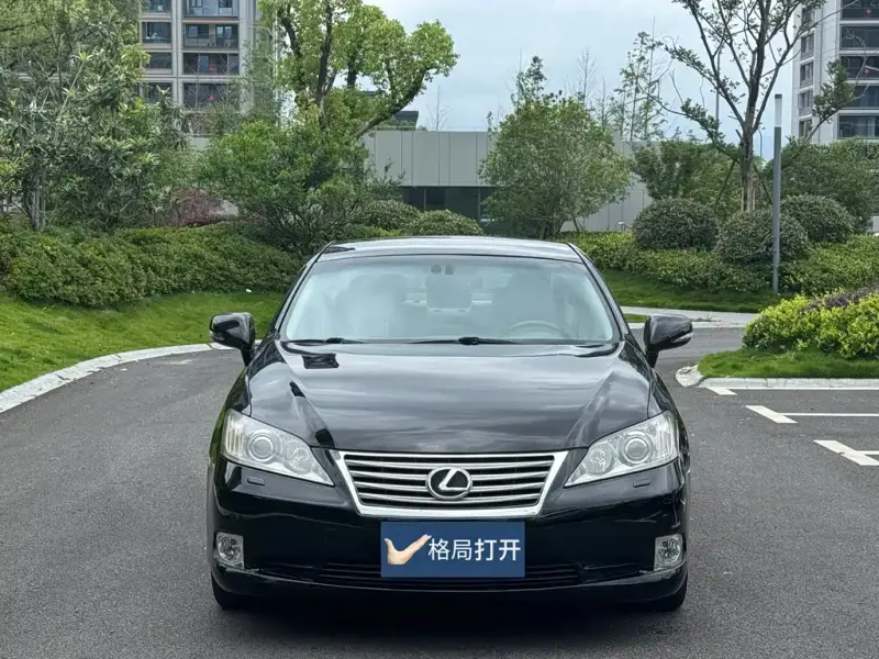 Lexus ES, 2010 — фото 1