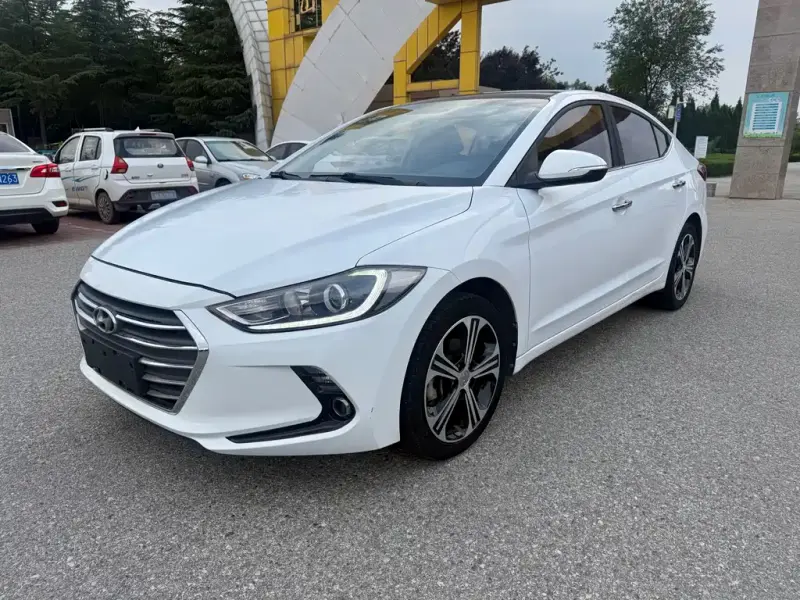 Hyundai Elantra, 2019 — фото 1
