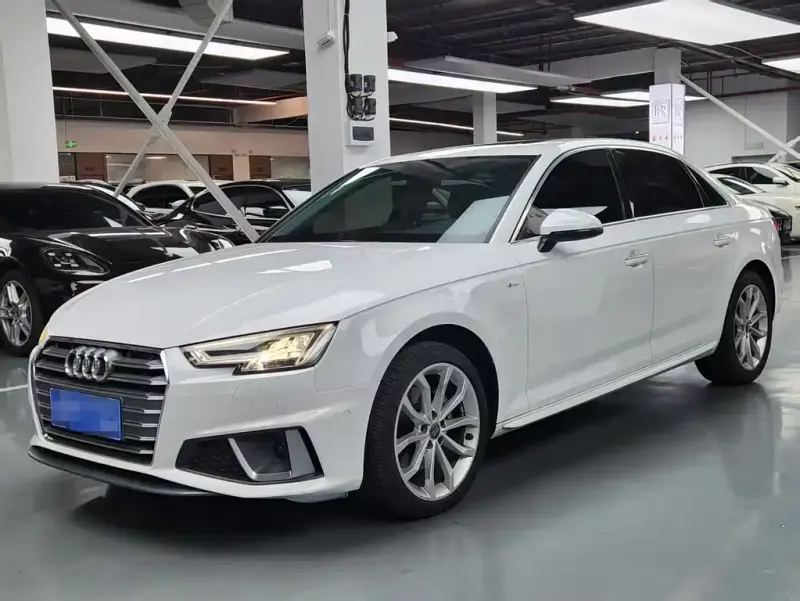 Audi A4L, 2017 — фото 1
