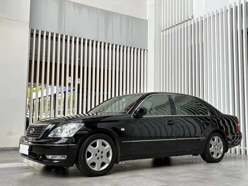 Lexus LS, 2005