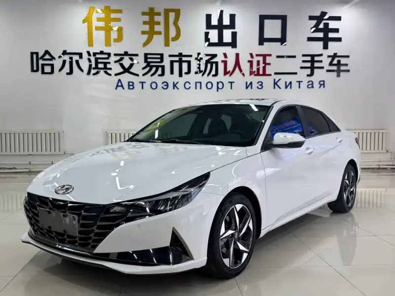 Hyundai Elantra, 2022 — фото 1