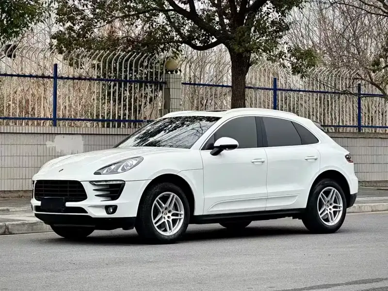 Porsche Macan, 2015