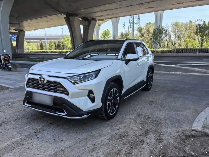 Toyota RAV4, 2020 — фото 1