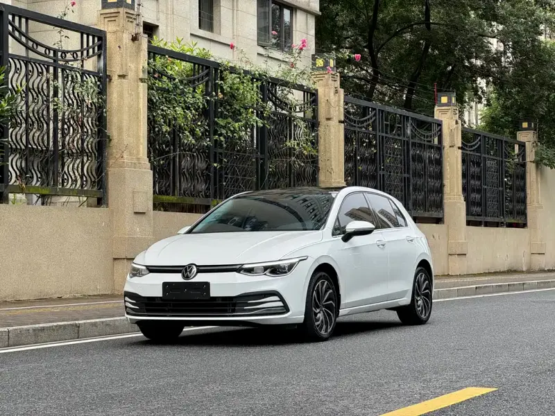 Volkswagen Golf, 2025