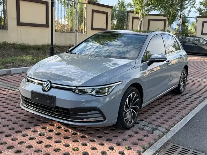 Volkswagen Golf, 2023