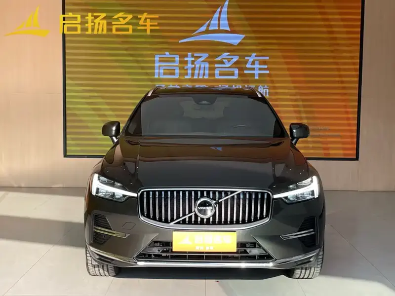 Volvo XC60, 2022 — фото 1