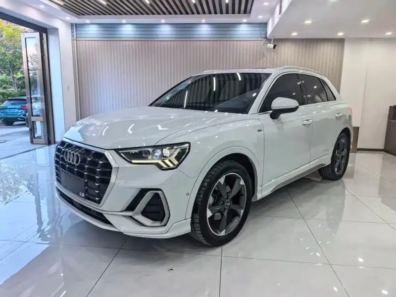 Audi Q3, 2022