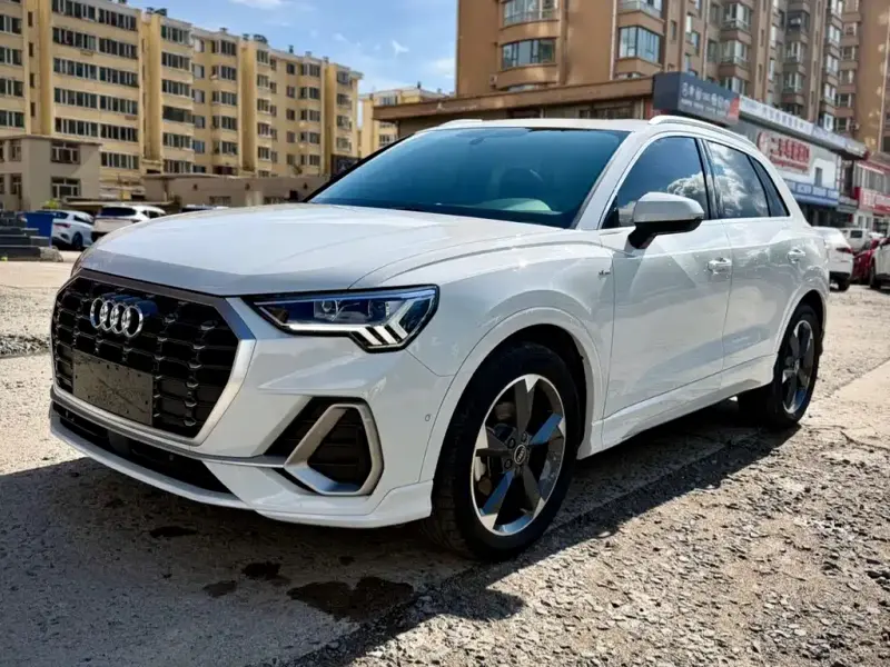 Audi Q3, 2022