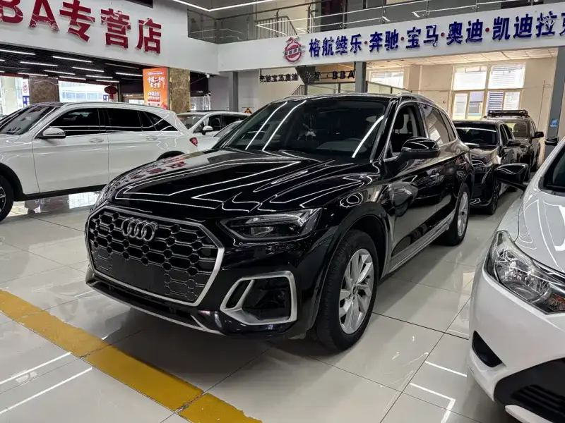 Audi Q5L, 2022