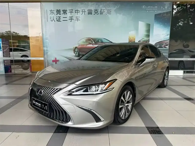 Lexus ES, 2020 — фото 1