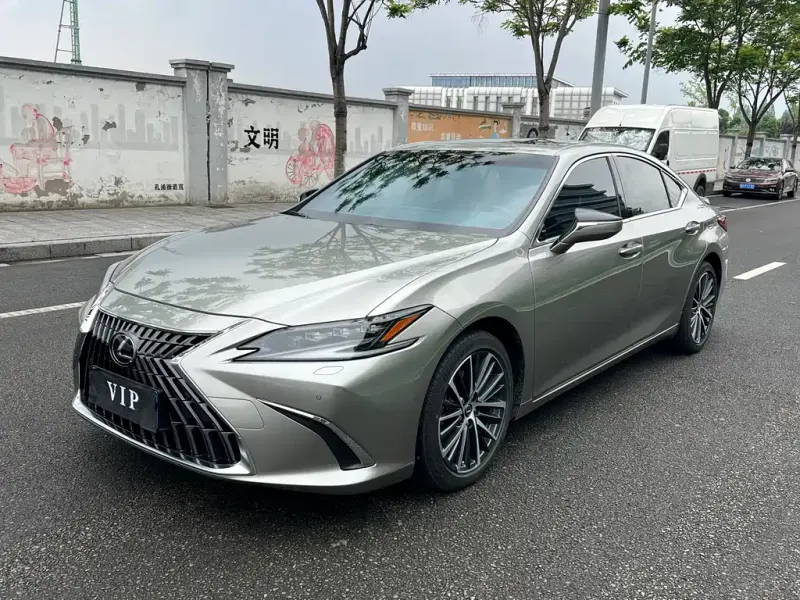 Lexus ES, 2024