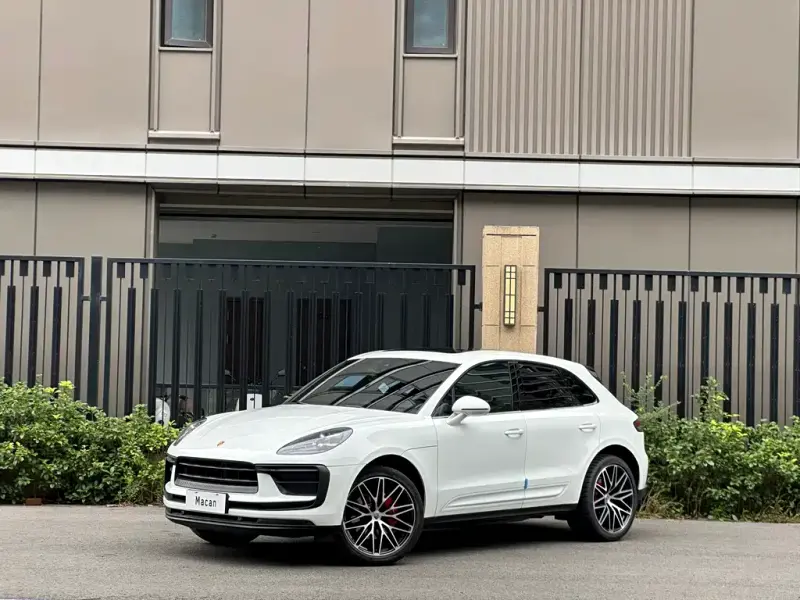 Porsche Macan, 2022