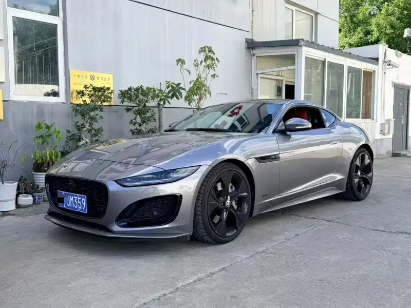 Jaguar F-TYPE, 2024