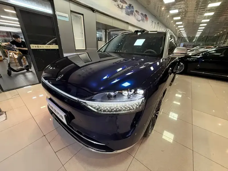 AITO M9, 2025