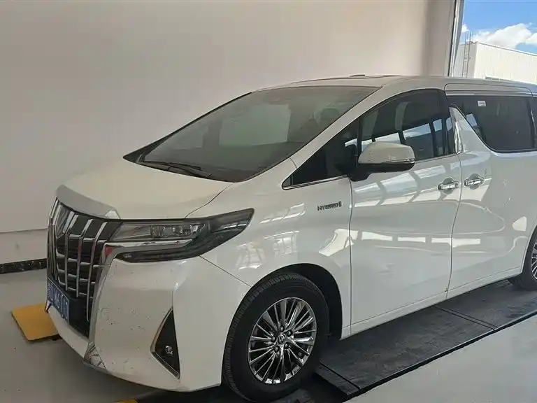 Toyota Alphard, 2022