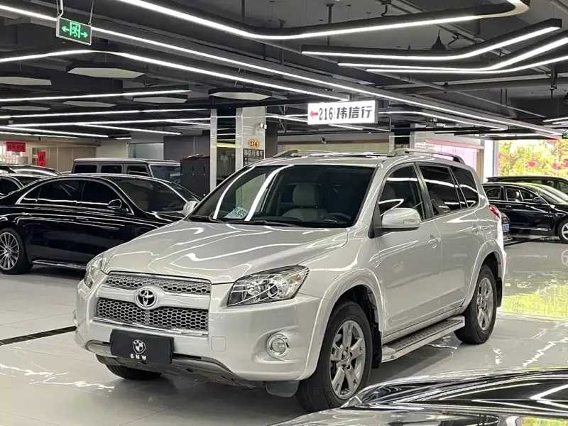 Toyota RAV4, 2013