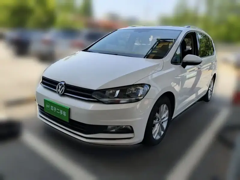 Volkswagen Touran, 2018 — фото 1