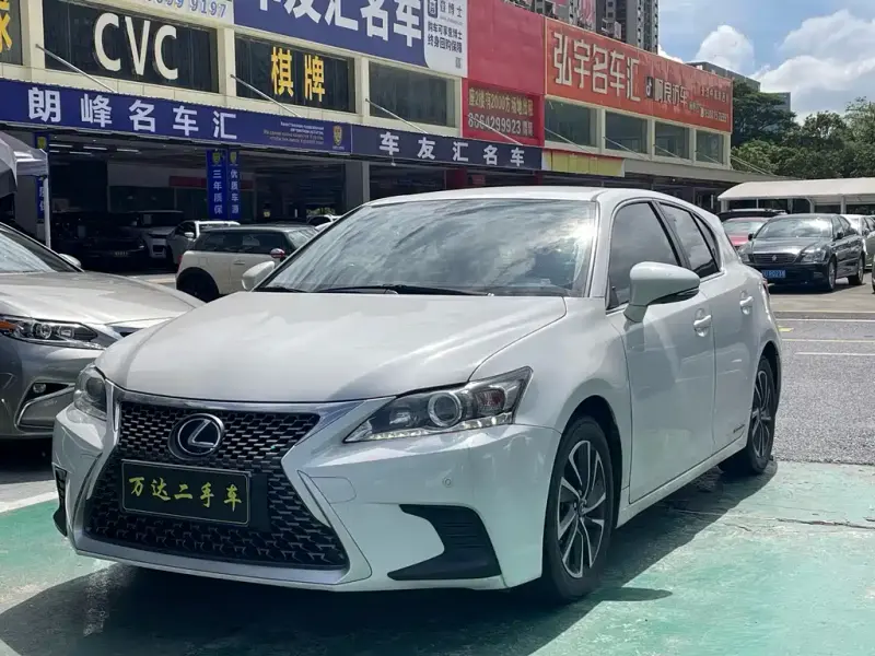 Lexus CT, 2018