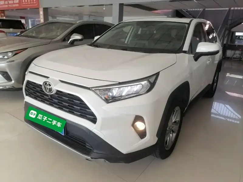 Toyota RAV4, 2020 — фото 1