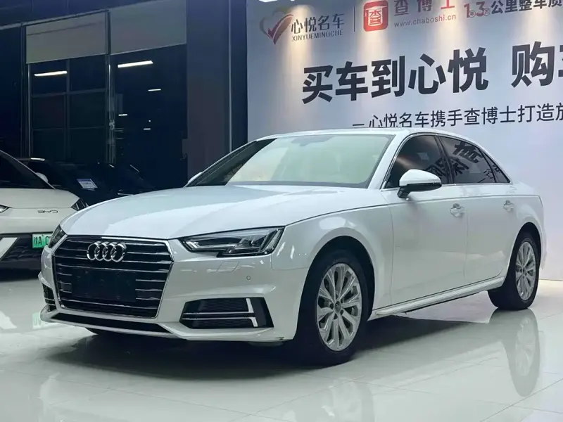 Audi A4L, 2019 — фото 1