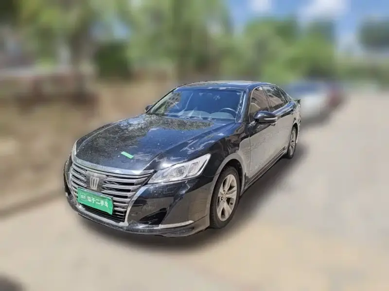 Toyota Crown, 2017 — фото 1