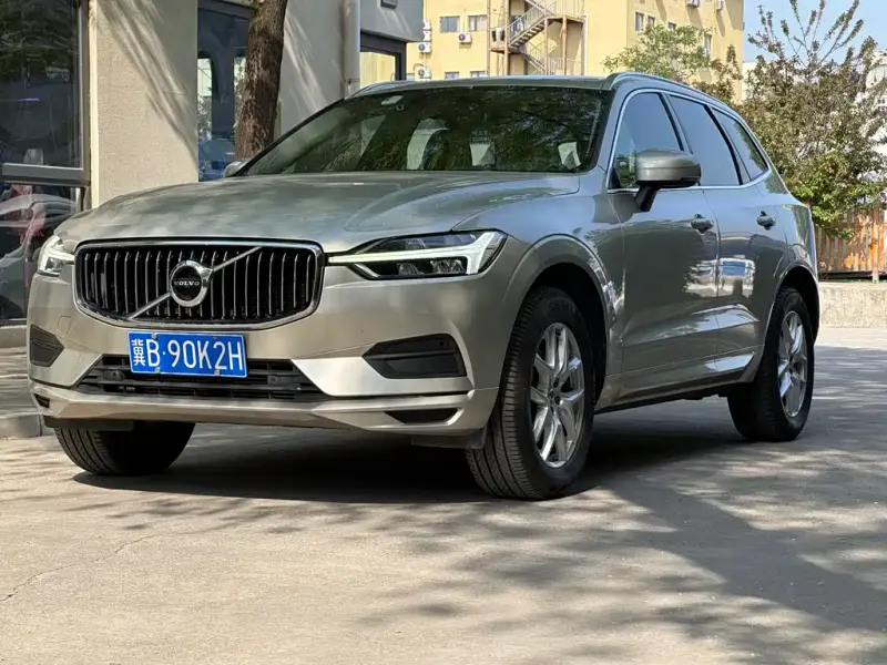 Volvo XC60, 2018 — фото 1